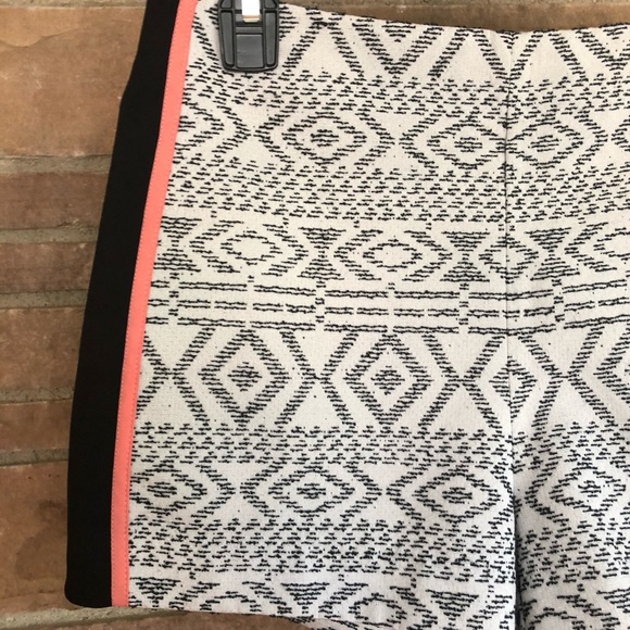 Bebe High Waisted Jacquard Knit Shorts - Picture 4 of 11